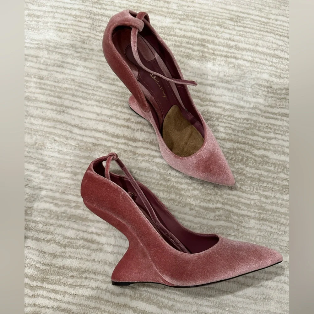 Salvatore Ferragamo Pink arch Heels - Picture 2 of 4